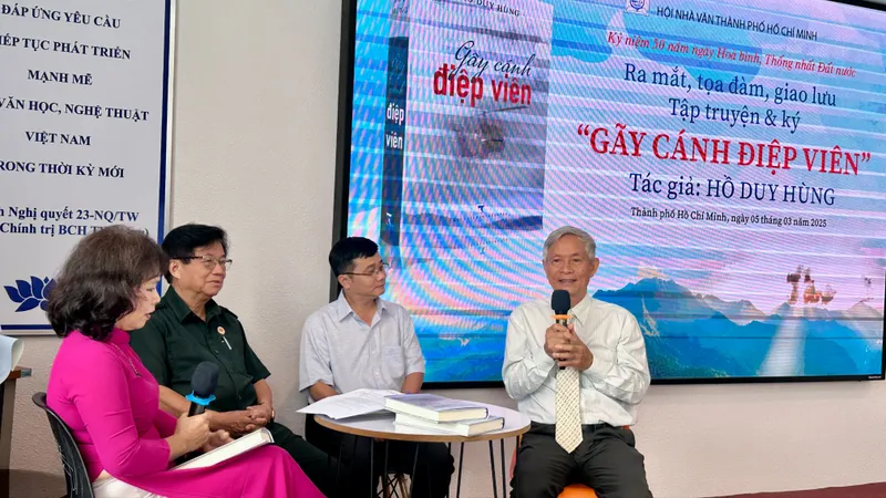 Ra mắt truyện ký “Gãy cánh điệp viên” của cựu quân báo Hồ Duy Hùng
