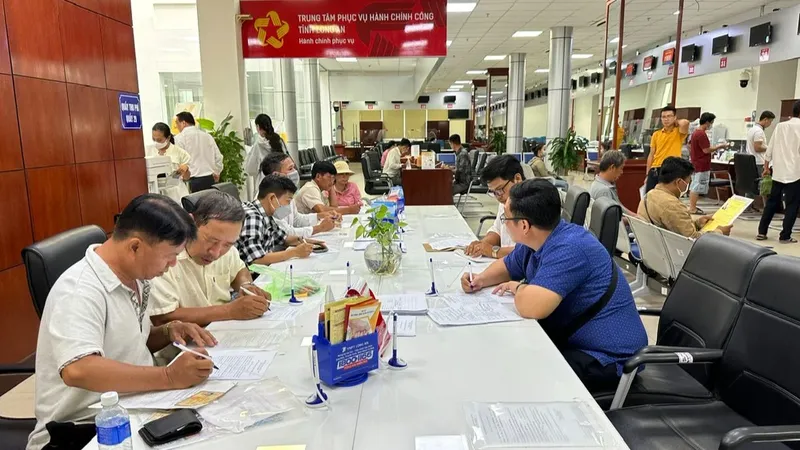 Tạm dừng bổ nhiệm, luân chuyển cán bộ tới khi hoàn thành sáp nhập một số tỉnh