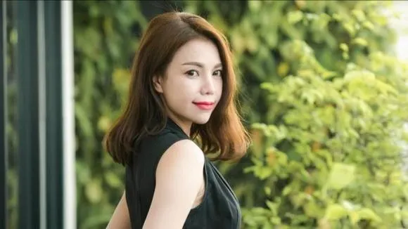 Từ vụ người mẫu Trà Ngọc Hằng, những trường hợp nào sẽ bị tạm hoãn xuất cảnh? 
