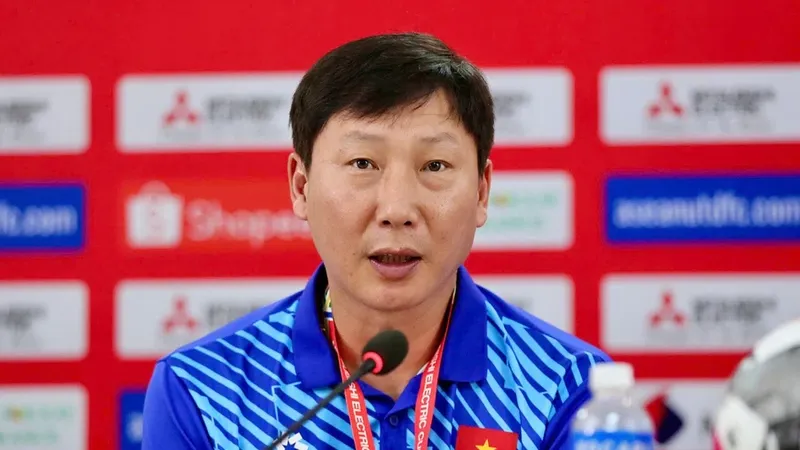 HLV Kim Sang-sik với nhiều nỗi băn khoăn