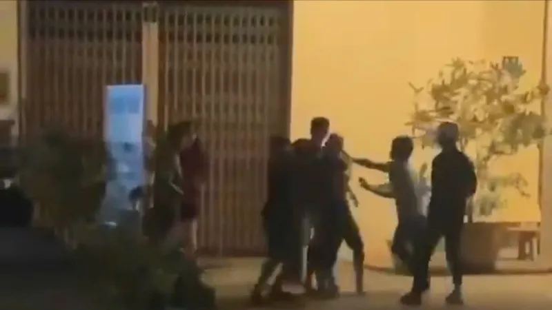 Xô xát với người lạ trước nhà em trai, người đàn ông bị đâm tử vong