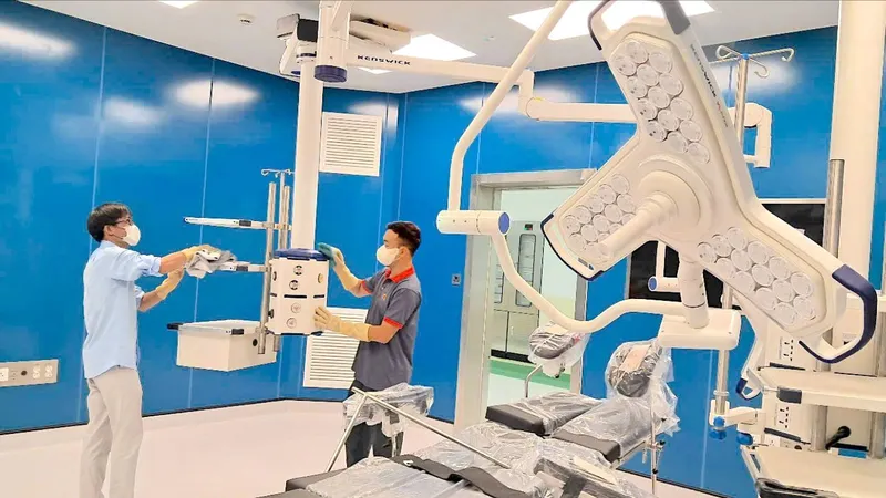 Trang thiết bị hiện đại trong phòng mổ áp lực âm của BV đa khoa khu vực TP Thủ Đức