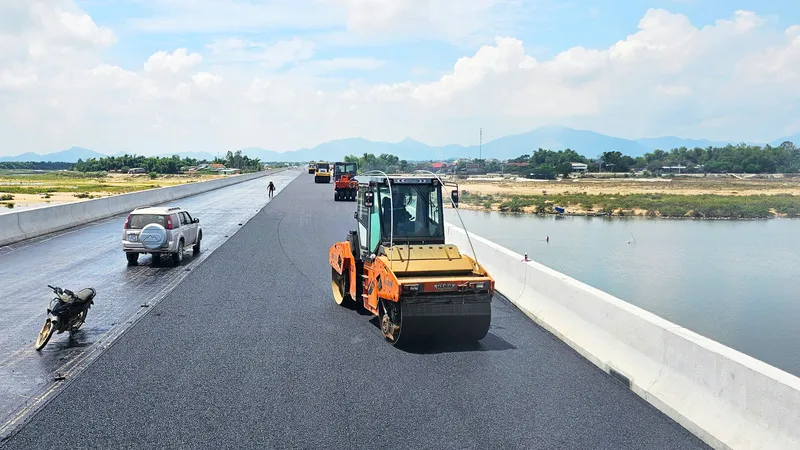 Đua tiến độ trên các công trường trọng điểm