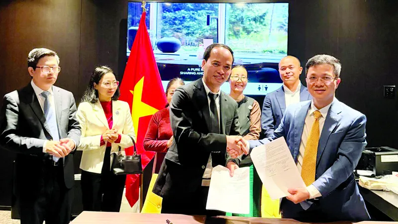 Đại diện ViLAB ký kết biên bản ghi nhớ với đại diện Bộ Nông nghiệp và Môi trường Việt Nam trong khuôn khổ hội nghị. Ảnh: ViLAB