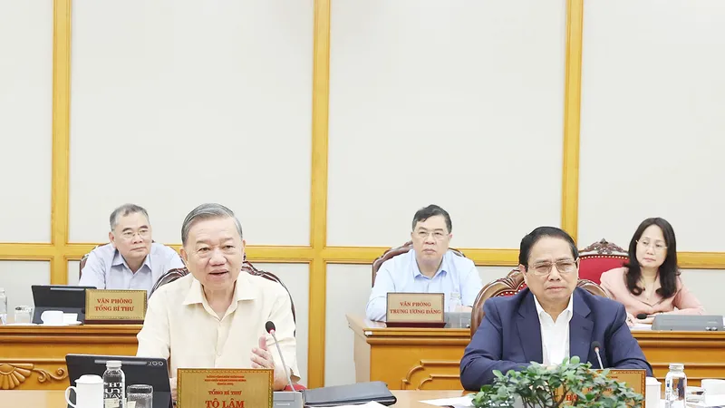 Tổng Bí thư Tô Lâm kết luận cuộc họp Bộ Chính trị, Ban Bí thư cho ý kiến về tình hình thực hiện Nghị quyết của Trung ương, Kết luận của Bộ Chính trị về sắp xếp tổ chức bộ máy và đơn vị hành chính. Ảnh: TTXVN