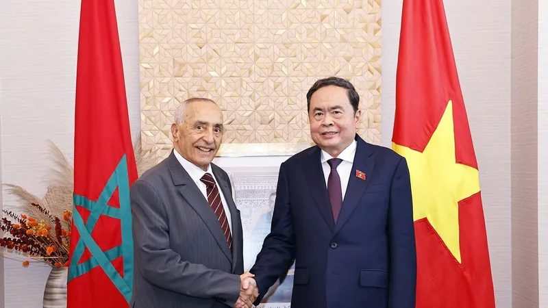 Chủ tịch Quốc hội Trần Thanh Mẫn tiếp ông Mustapha El Ktiri, Chủ tịch Hội Hữu nghị Morocco - Việt Nam. Ảnh: TTXVN