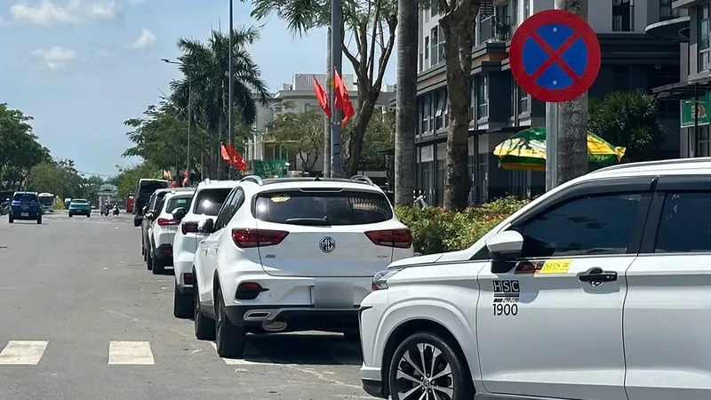 Đậu ô tô dưới biển cấm