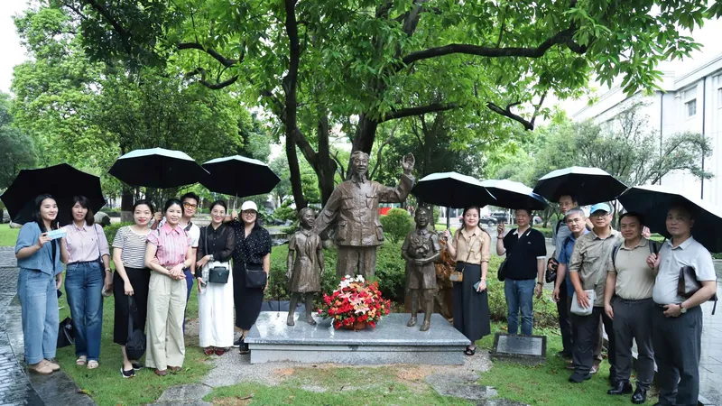 Đoàn báo chí Việt Nam thăm Trường Dục Tài Nam Ninh và trải nghiệm công nghệ AI trong nông nghiệp tại Trung Quốc