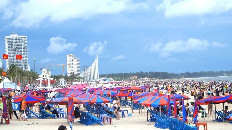 2 ngày đầu nghỉ lễ 2-9: TPHCM, Huế, Đà Nẵng bùng nổ số lượng du khách