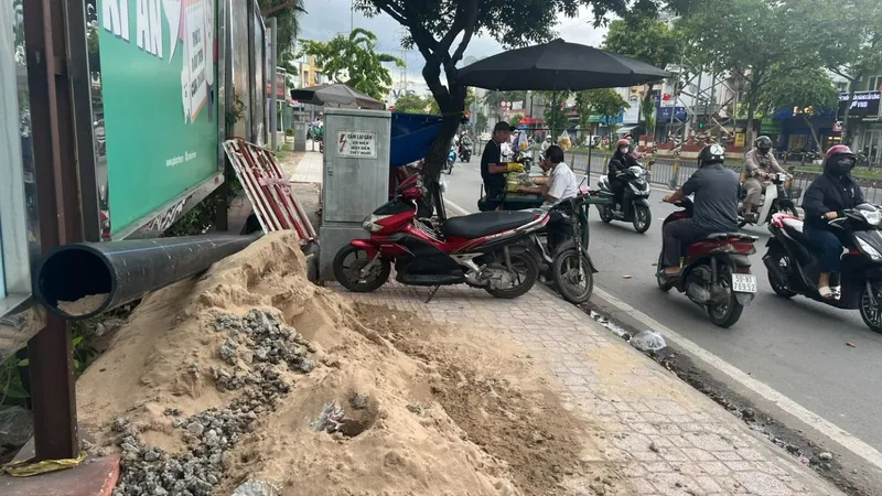 TPHCM: Tăng cường xử lý vi phạm lấn chiếm lòng đường, vỉa hè