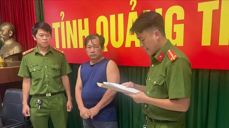 Khởi tố bị can và bắt tạm giam Trần Minh Hoàng (trú tại TPHCM) để điều tra về hành vi “Vi phạm quy định về tham gia giao thông đường bộ”, quy định tại khoản 3 Điều 260 Bộ luật Hình sự