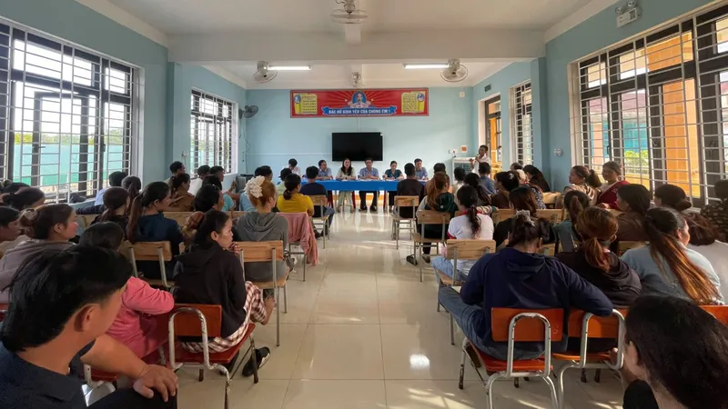 Phụ huynh đối thoại với nhà trường, chính quyền địa phương