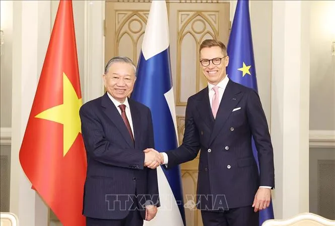 Tổng Bí thư Tô Lâm và Tổng thống Cộng hòa Phần Lan Alexander Stubb sau lễ ký kết các văn kiện hợp tác. Ảnh: TTXVN