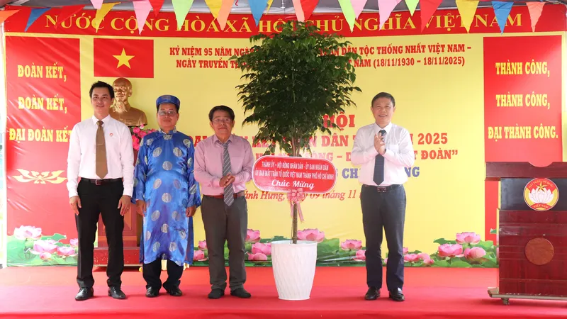 Lan tỏa tinh thần đại đoàn kết, xây dựng khu dân cư xanh – sạch – nghĩa tình