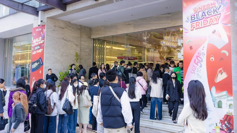 2,3 triệu lượt khách “phá đảo” Vincom Black Friday 2025, tạo cú bùng nổ cho mùa lễ hội cuối năm