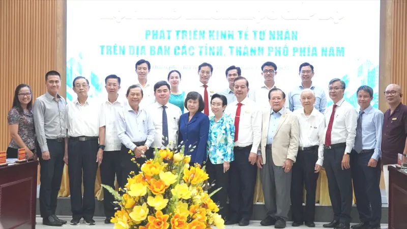 Kiến nghị rút ngắn thủ tục hành chính, giảm chi phí cho doanh nghiệp