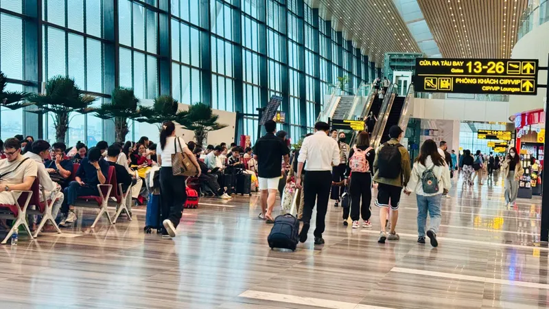 Tân Sơn Nhất khai thác 952 chuyến bay, phục vụ hơn 141.000 hành khách