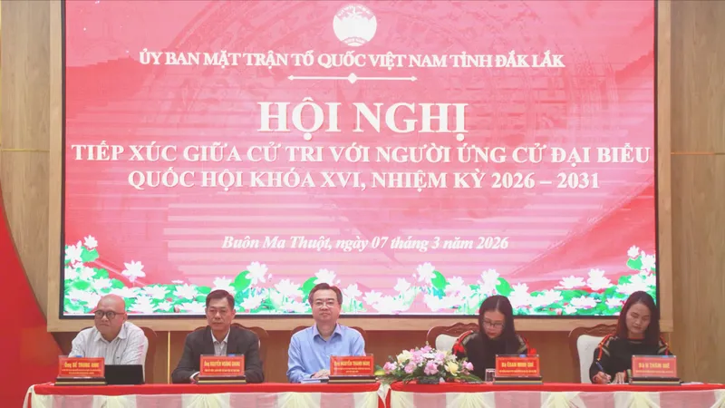 Các ứng cử viên ĐBQH khóa XVI tiếp xúc cử tri tại Đắk Lắk