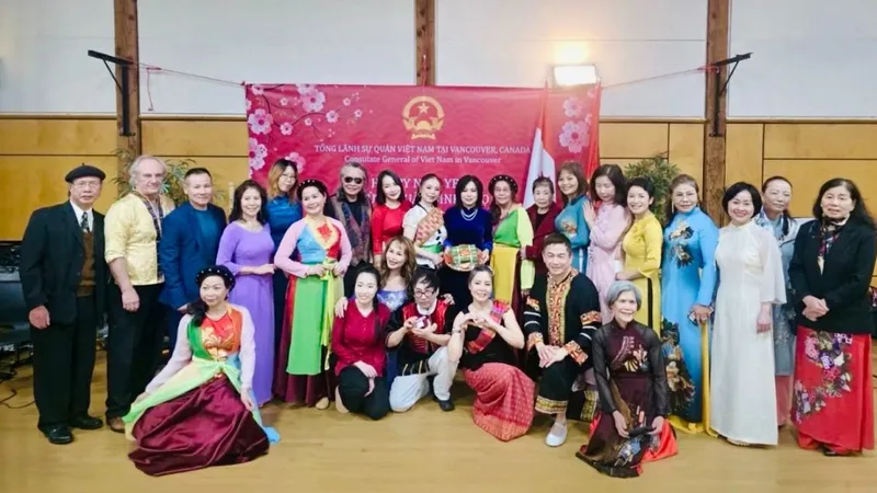 Cộng đồng người Việt ở Canada dự tiệc mừng Xuân Bính Ngọ do Tổng lãnh sự quán Việt Nam tại Vancouver, Canada tổ chức 