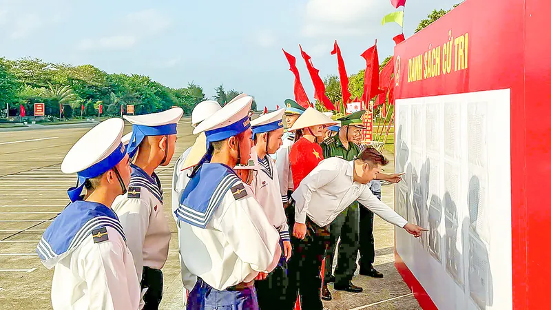 Hân hoan ngày hội toàn dân