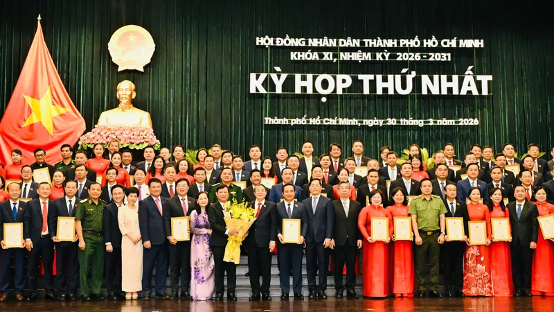 TPHCM trao Giấy chứng nhận đại biểu HĐND khóa XI