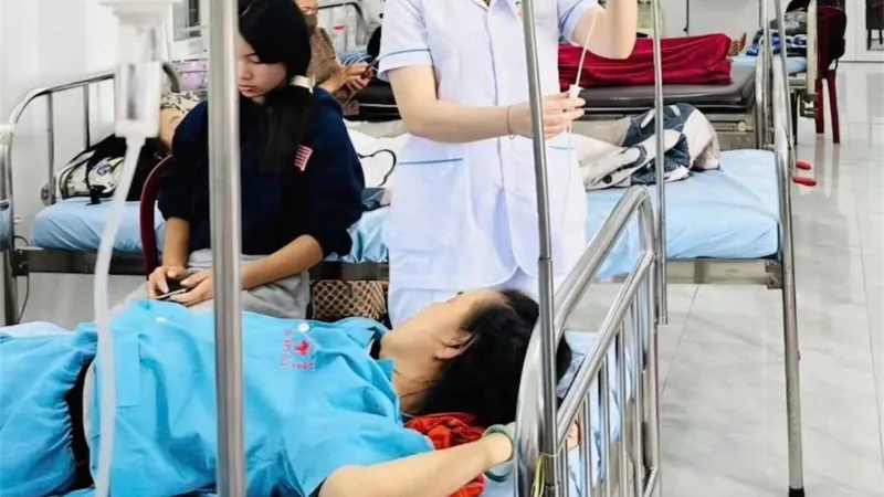 Vụ nghi ngộ độc bánh mì: Đã có 83 bệnh nhân nhập viện
