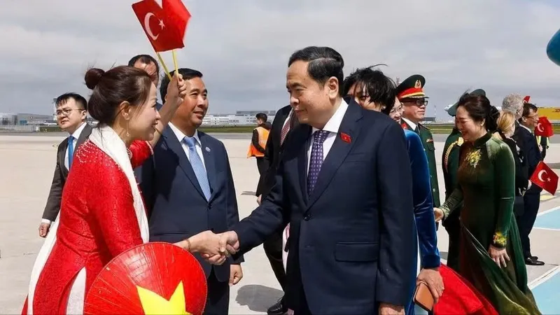 Chủ tịch Quốc hội Trần Thanh Mẫn đến Thổ Nhĩ Kỳ, bắt đầu tham dự Đại hội đồng IPU-152