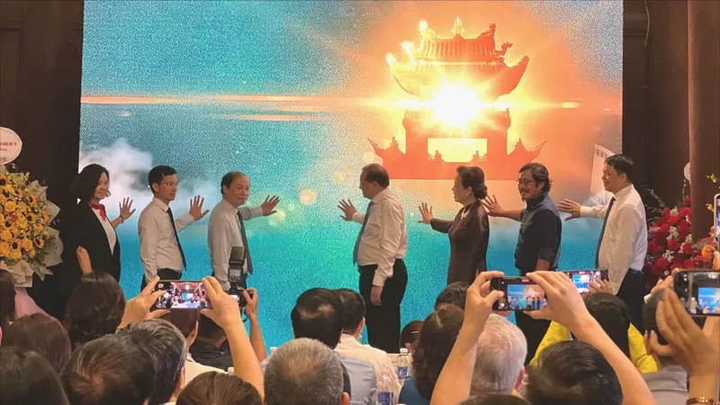 Khởi động cuộc thi phim ngắn "Hiền tài hôm nay". Ảnh: VĨNH XUÂN