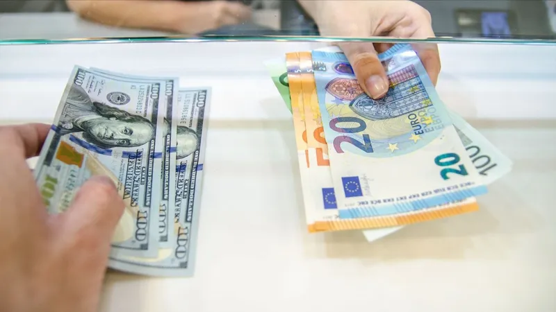 Khai báo không trung thực ngoại tệ, vàng khi xuất nhập cảnh bị phạt đến 50 triệu đồng