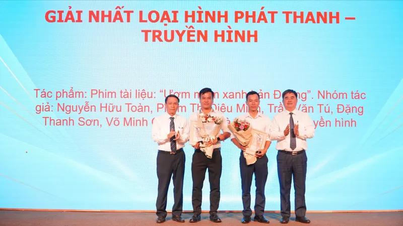 Trao Giải Báo chí khu vực Tây Nguyên và Duyên hải miền Trung