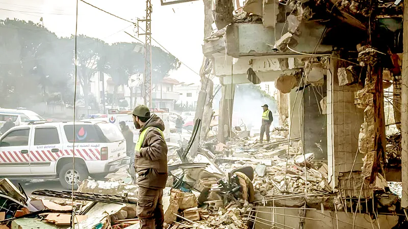Một trung tâm y tế ở Borj Qalaouiya, Lebanon trở thành đống đổ nát sau cuộc tấn công của Israel. Ảnh: SALLY HAYDEN / SOPA IMAGES / LIGHTROCKET