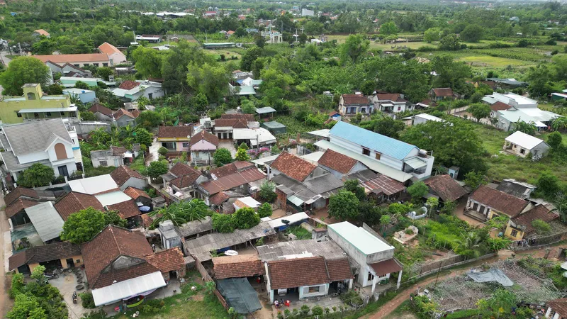 Nhiều nhà dân trong khu vực quy hoạch di tích thành Hoàng Đế