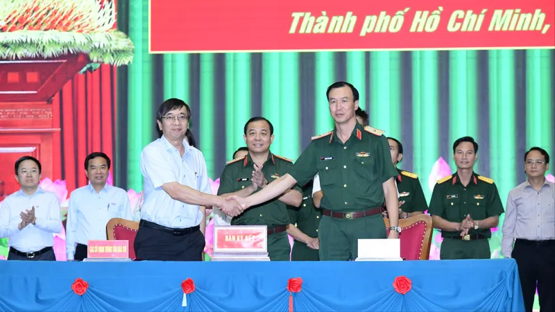 Báo chí đồng hành cùng lực lượng vũ trang TPHCM