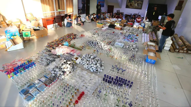 Triệt phá đường dây sản xuất hơn 100.000 dụng cụ sử dụng ma túy
