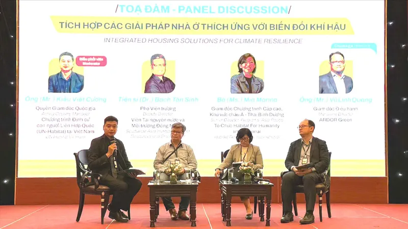 Các đại biểu, chuyên gia trao đổi tại hội thảo