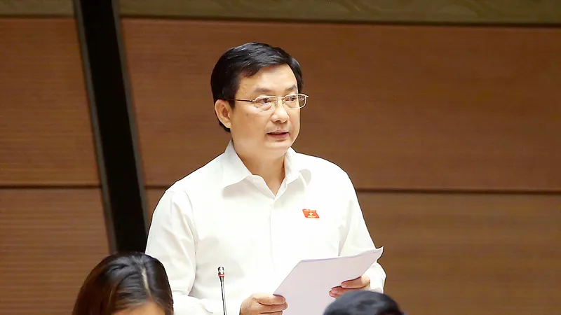 Đại biểu Quốc hội Phạm Trọng Nhân (tỉnh Bình Dương) phát biểu ý kiến