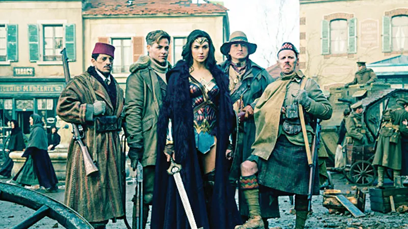 Wonder Woman giành 2 giải thưởng lớn