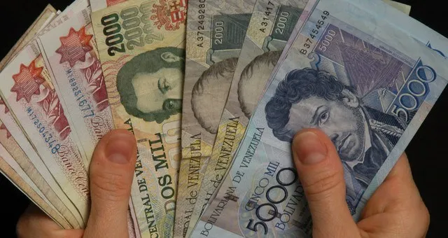 Venezuela: Lần đầu tiên lạm phát tăng 1.369%