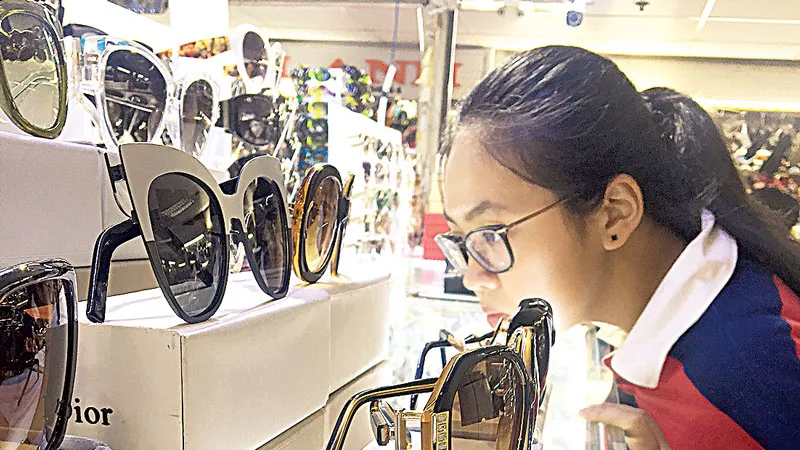 Hàng giả, hàng nhái hoành hành - Bài 1: Hốt bạc mùa cuối năm