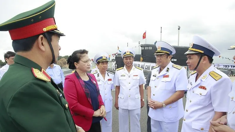 Chủ tịch Quốc hội Nguyễn Thị Kim Ngân thăm các đơn vị hải quân 