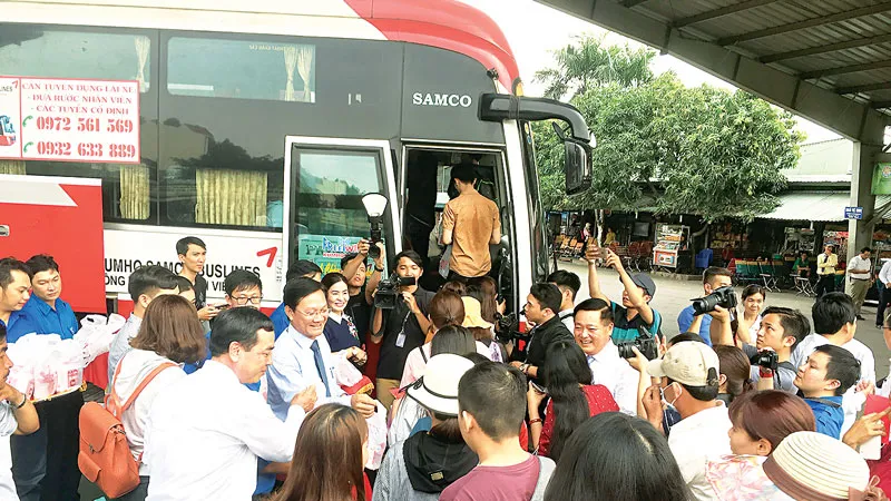 Đưa hành khách về quê ăn tết bằng xe chất lượng cao