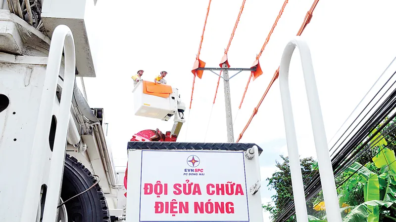 Ngành điện miền Nam: Luôn đáp ứng yêu cầu về điện cho khách hàng mùa nóng…