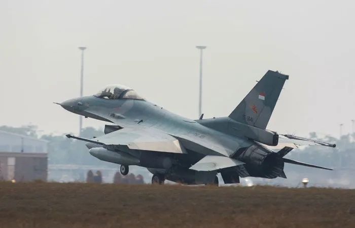 Tiêm kích F-16C của Không quân Indonesia hạ cánh sau khi hoàn thành khoa mục huấn luyện. Ảnh: Bộ Quốc phòng Australia.