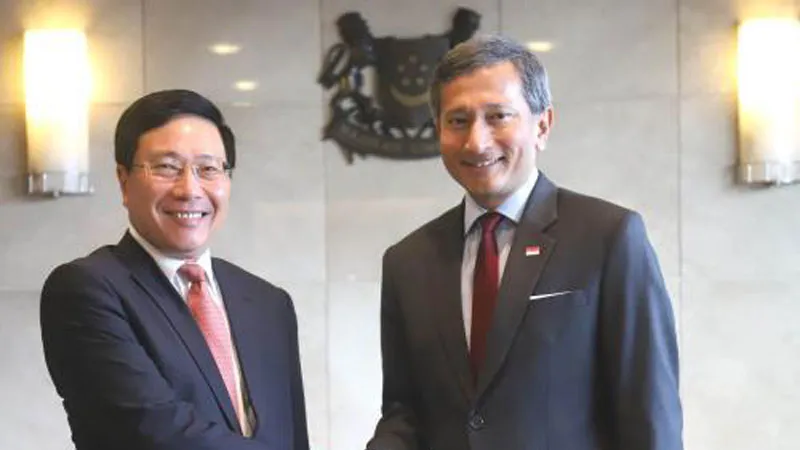 Phó Thủ tướng, Bộ trưởng Ngoại giao Phạm Bình Minh và Bộ trưởng Ngoại giao Singapore Vivian Balakrishnan (Nguồn: TTXVN) 
