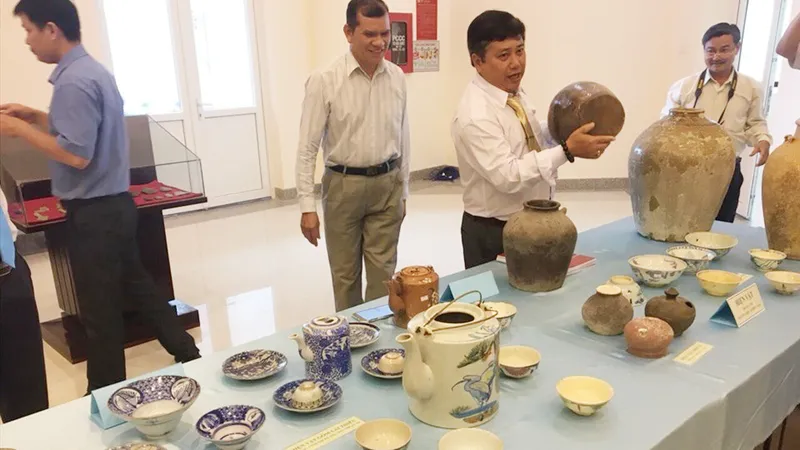 Tiếp nhận 367 cổ vật do nhà sưu tập hiến tặng