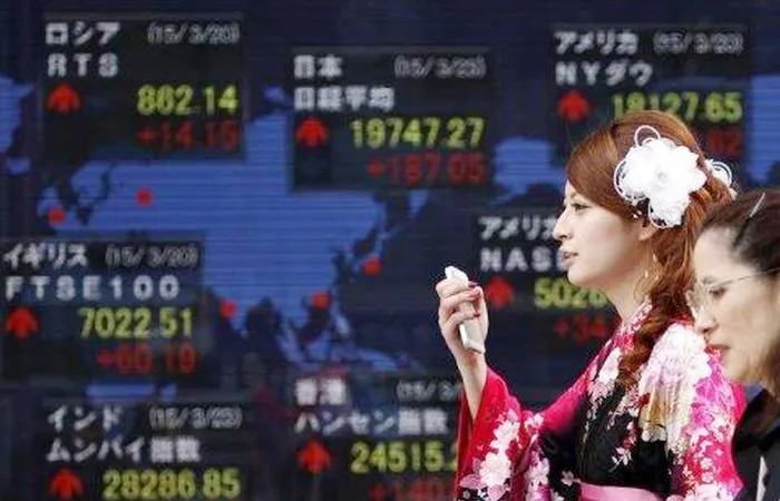 TTCK Nhật Bản vươn lên vị trí thứ hai. Ảnh minh họa: REUTERS