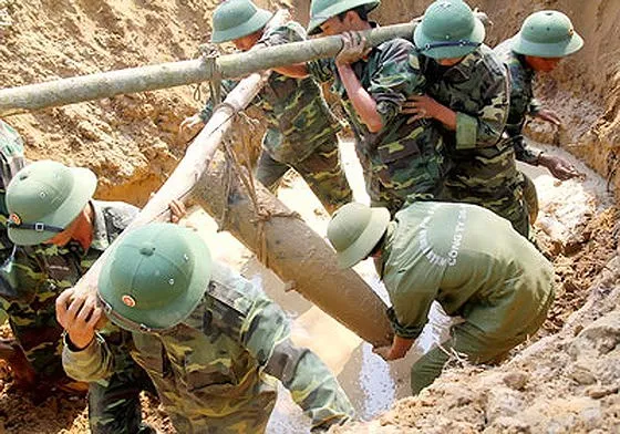 Khắc phục hậu quả bom mìn, chất độc hóa học là nhiệm vụ cấp bách