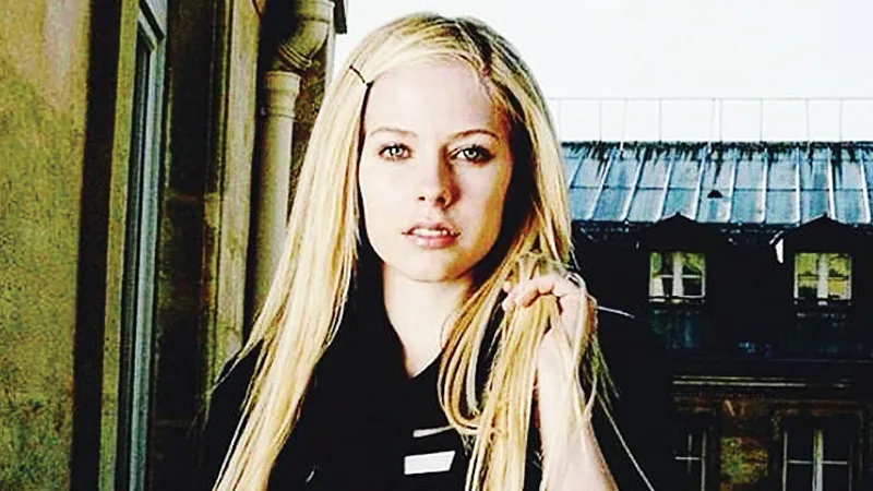 Avril Lavigne trở lại làng âm nhạc Mỹ 
