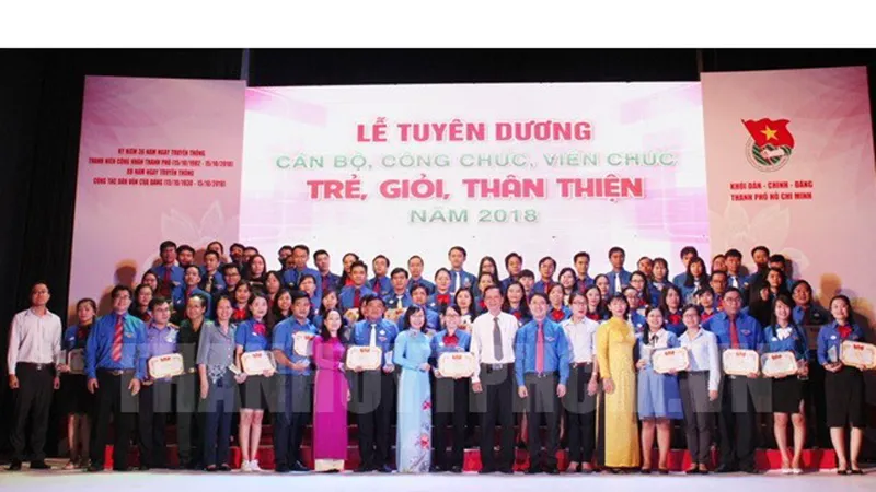 Tuyên dương 76 gương cán bộ, công chức, viên chức trẻ, giỏi, thân thiện