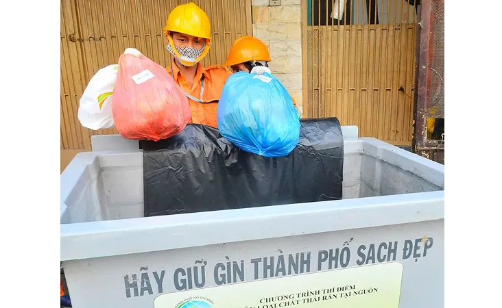 Người dân lúng túng phân loại rác tại nguồn